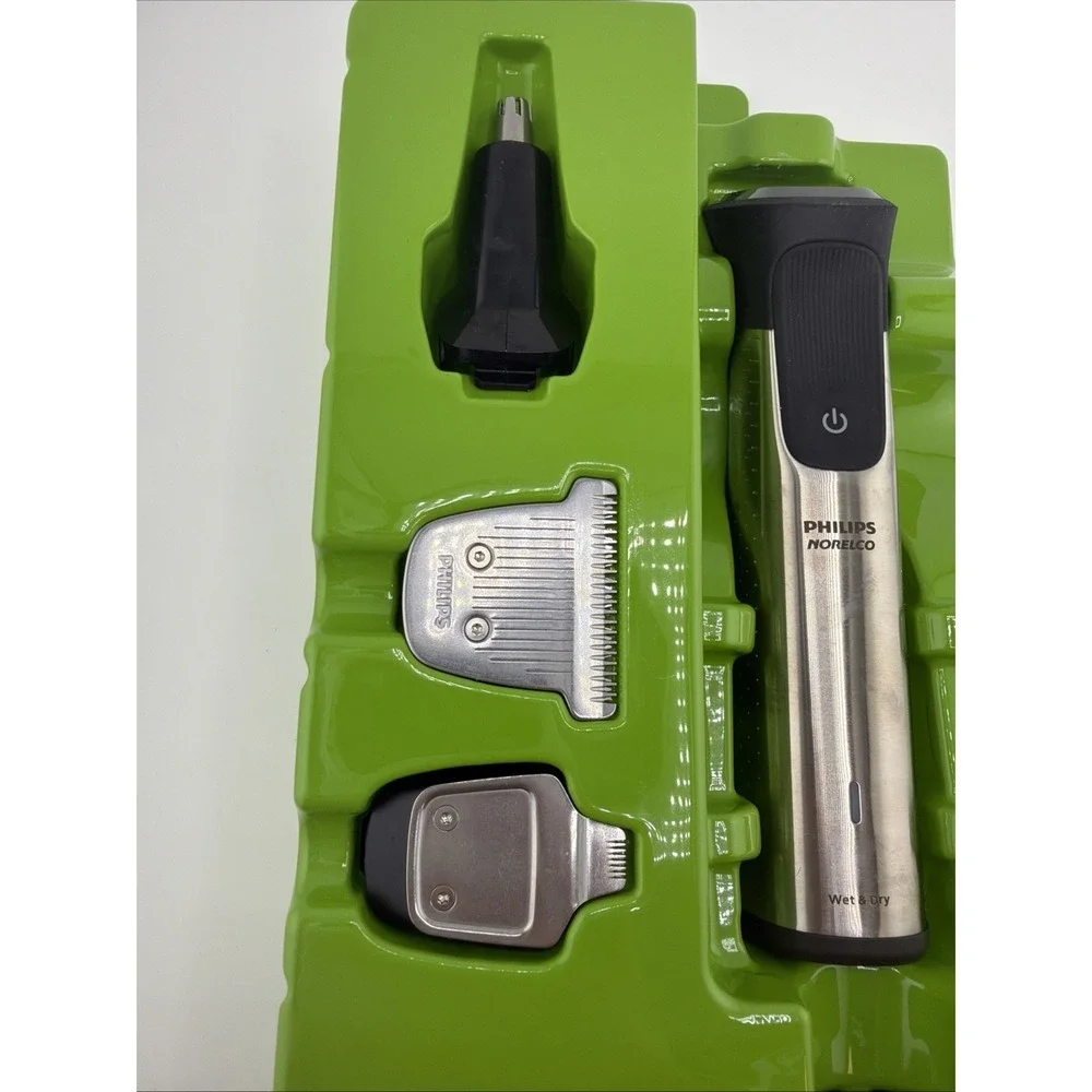 Philips Norelco Multigroom 7000, All-in-one Beard Trimmer for Men - Picture 6 of 9